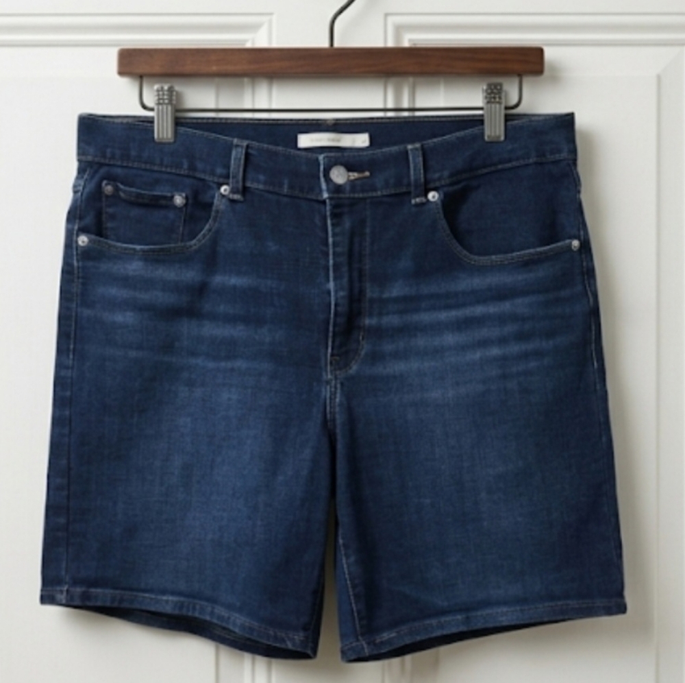 Levi's Classic Short Dark Wash Denim Shorts Size 31 Stretch Mid High Rise